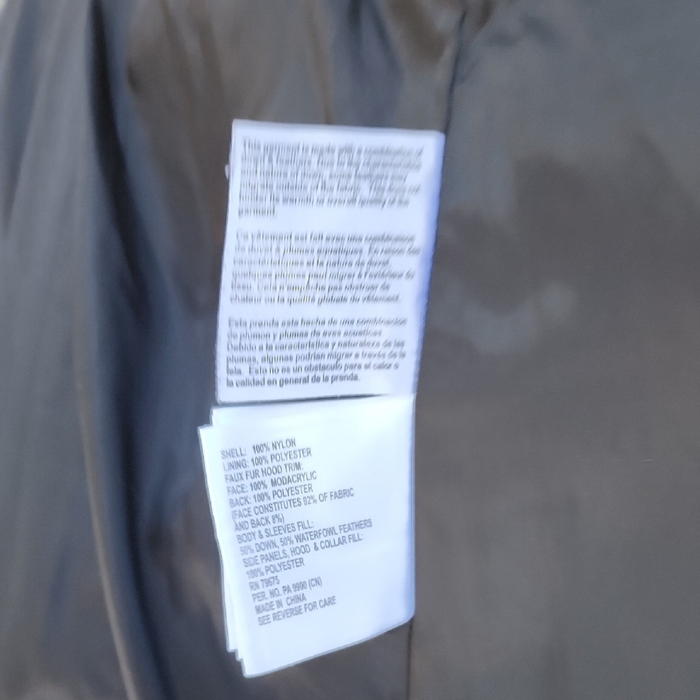 Michael Kors Large Black Puffer Coat with Gold Zippers - Picture 10 of 11